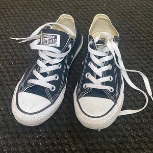 Converse shoes women.